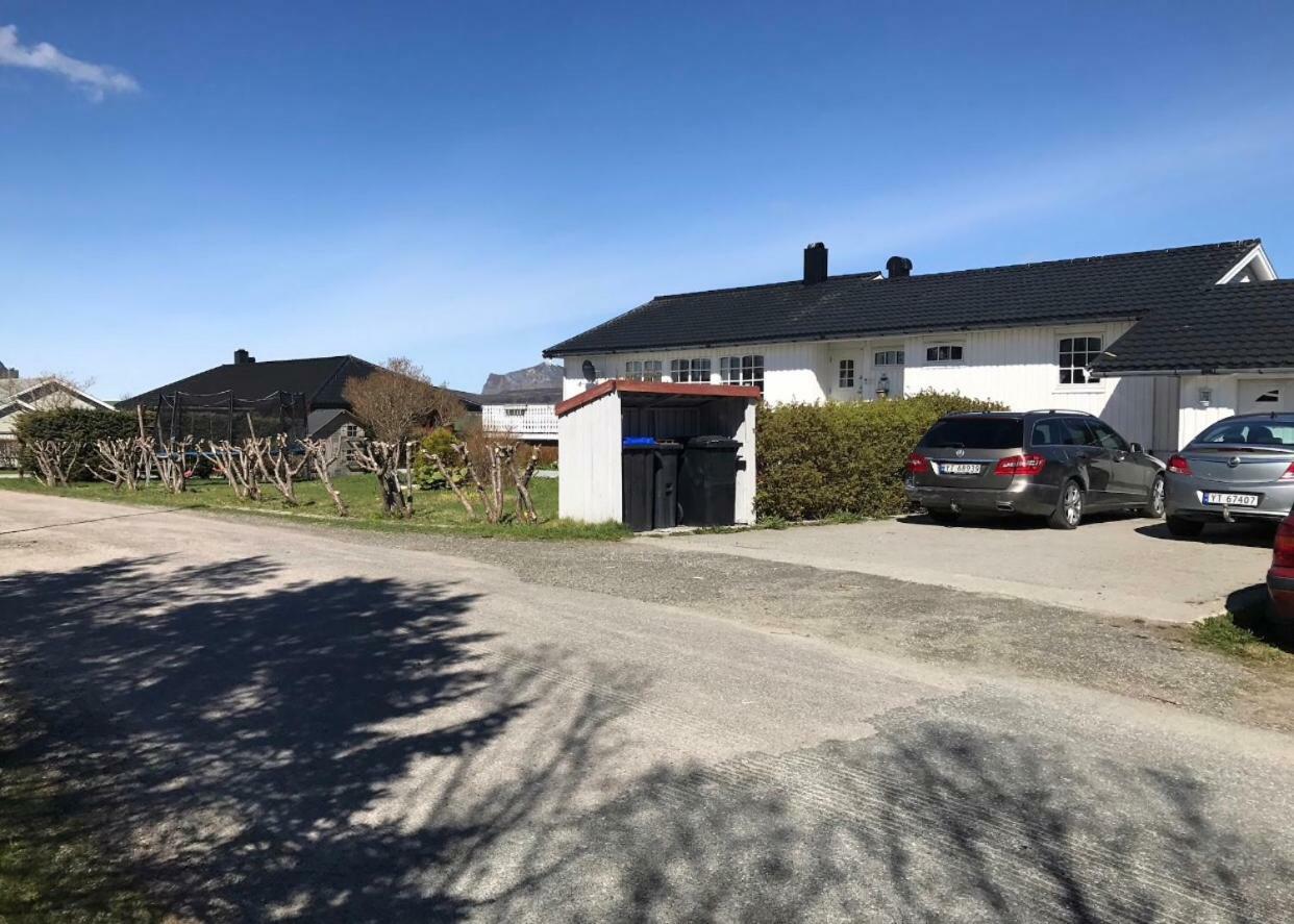 Cozy & Private Room In The Middle Of Lofoten Leknes Exterior photo